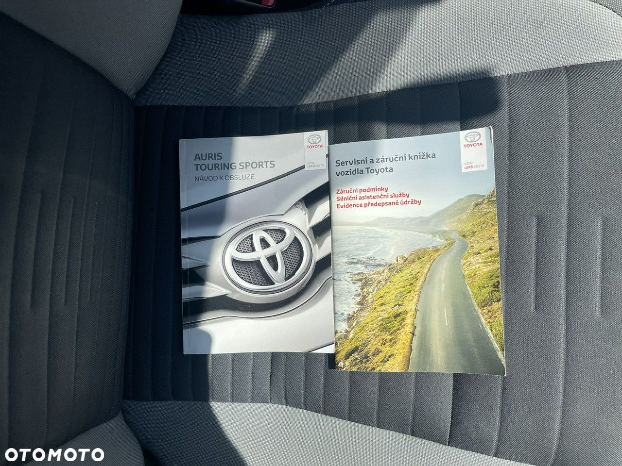Toyota Auris 1.6 Valvematic Touring Sports Life Plus - 12