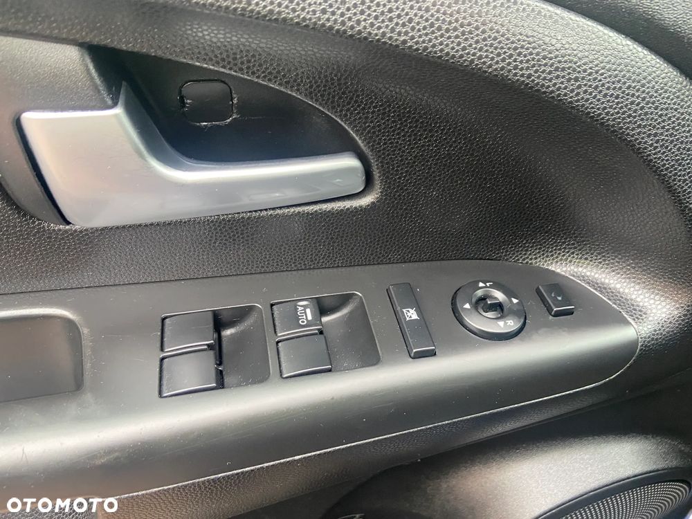 Kia Venga 1.4 CVVT ISG Vision - 9