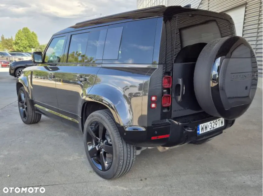 Land Rover Defender 110 D300 X-Dynamic HSE - 4