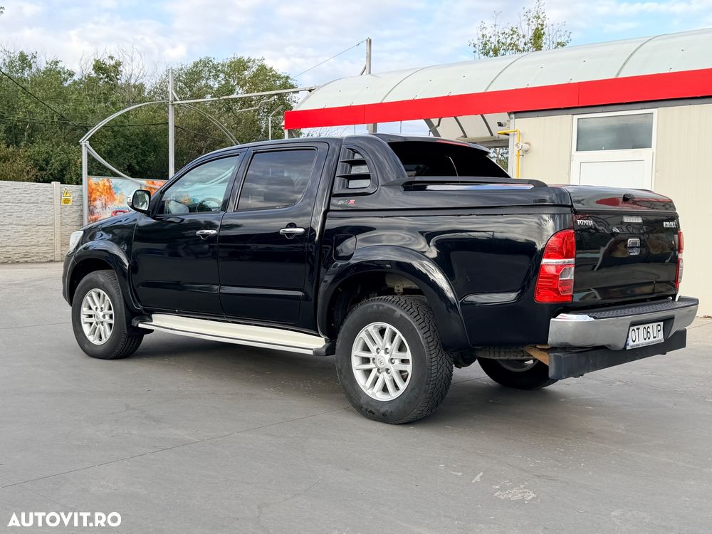 Toyota Hilux 4x4 Cabina Dubla Style - 6