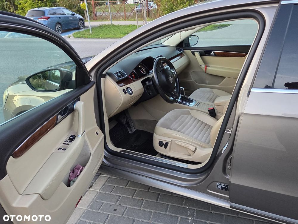 Volkswagen Passat - 23