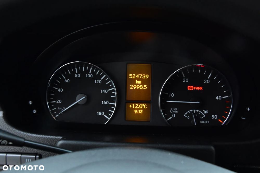 Mercedes-Benz Sprinter - 12