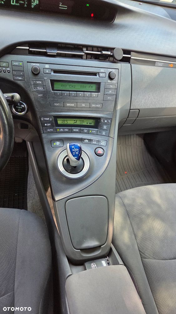 Toyota Prius 1.8 HSD Life - 14