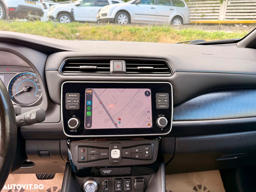 Nissan LEAF 40 kWh N-Connecta - 15