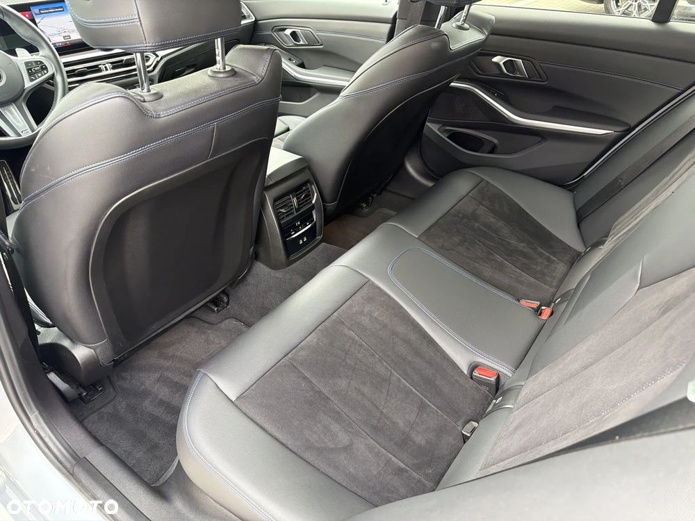 BMW Seria 3 318i M Sport - 14