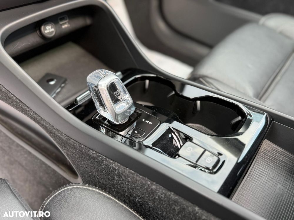 Volvo XC 40 Recharge T5 Twin Engine AT7 Inscription Expression - 11