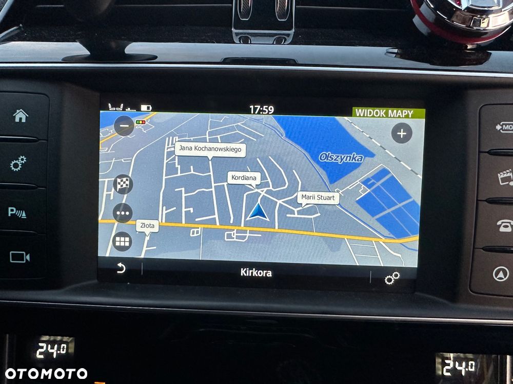 Jaguar XE 2.0 D R-Sport - 29