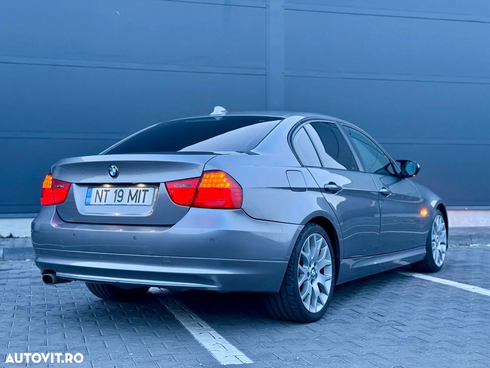 BMW Seria 3 320d - 6