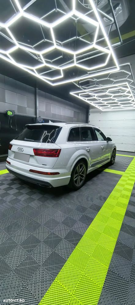 Audi Q7 3.0 ultra TDI Quattro Tiptronic - 5