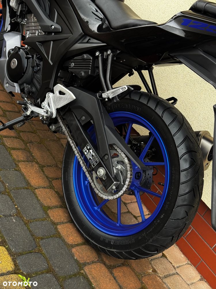 Suzuki GSX - 18