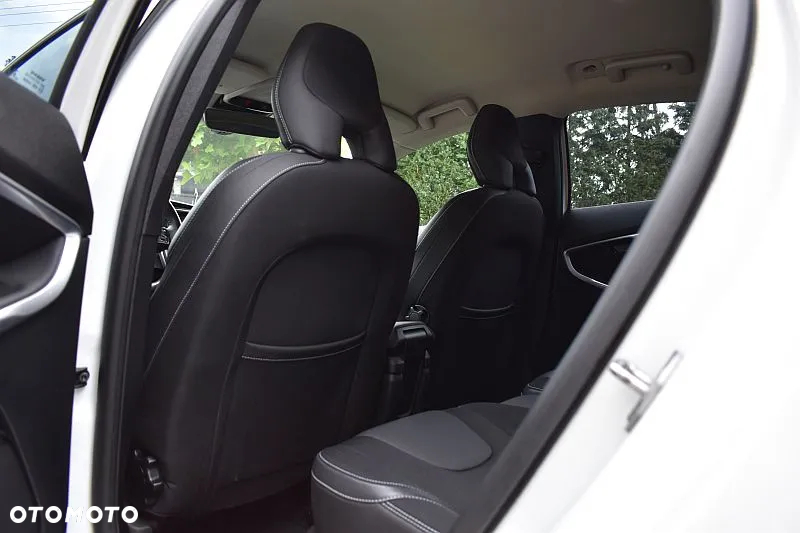 Volvo V40 T2 Geartronic Summum - 19