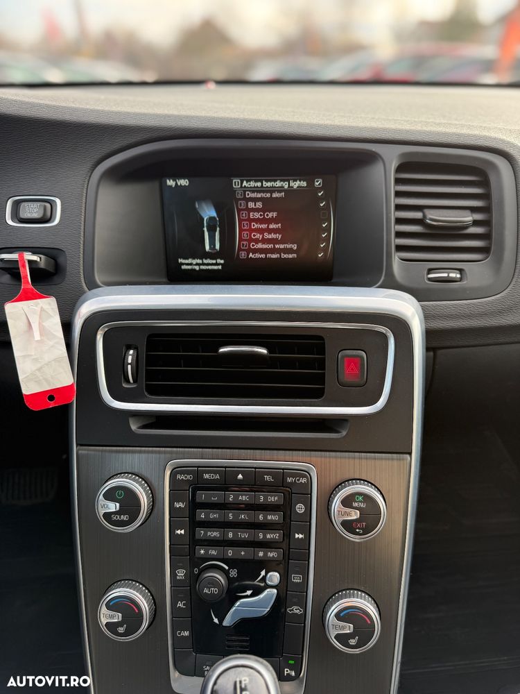 Volvo V60 D6 Plug-In-Hybrid AWD Geartronic Momentum - 21