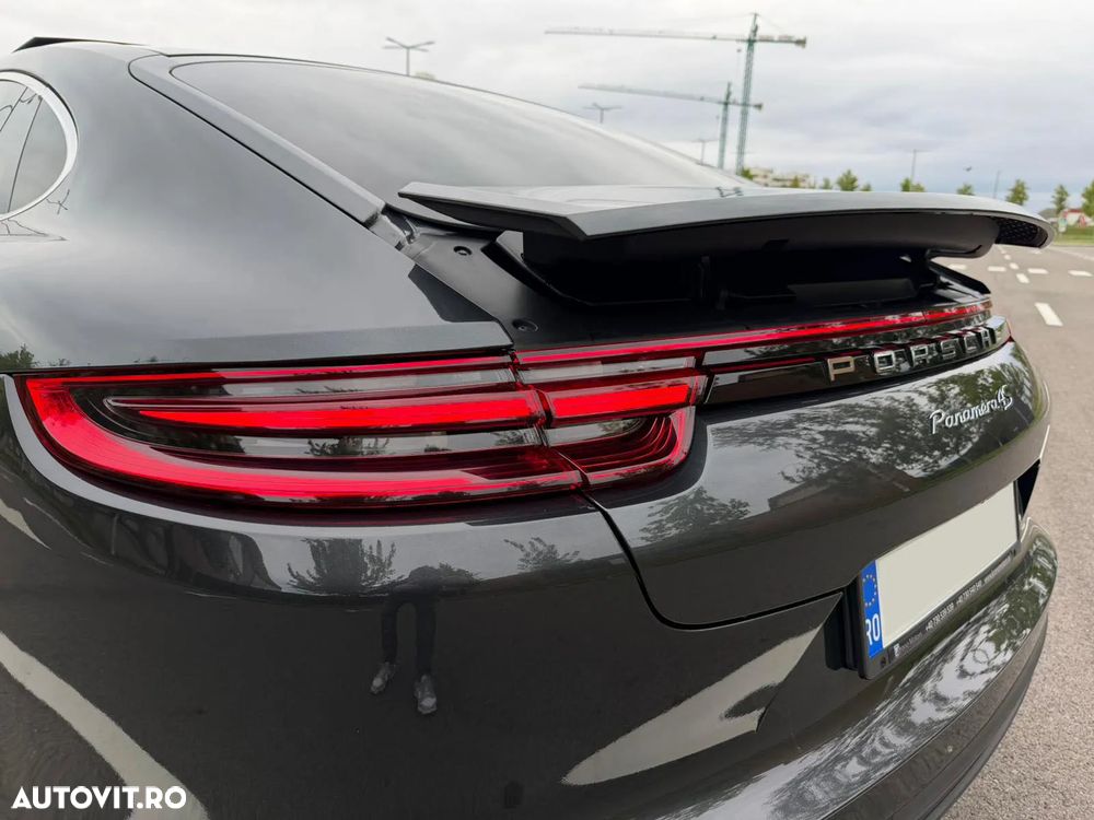 Porsche Panamera 4S - 13