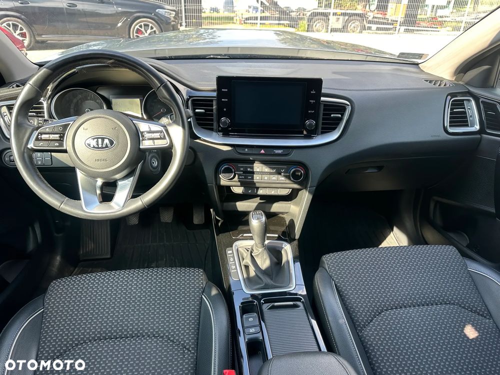 Kia Ceed - 12