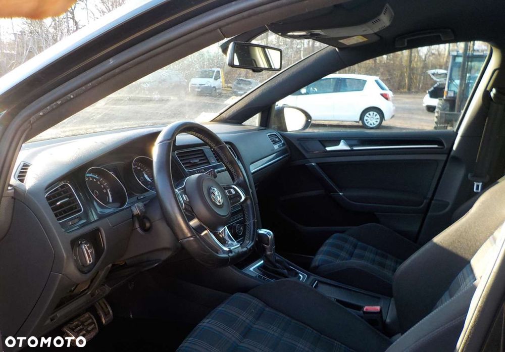 Volkswagen Golf - 19