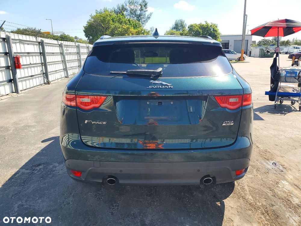 Jaguar F-Pace - 7