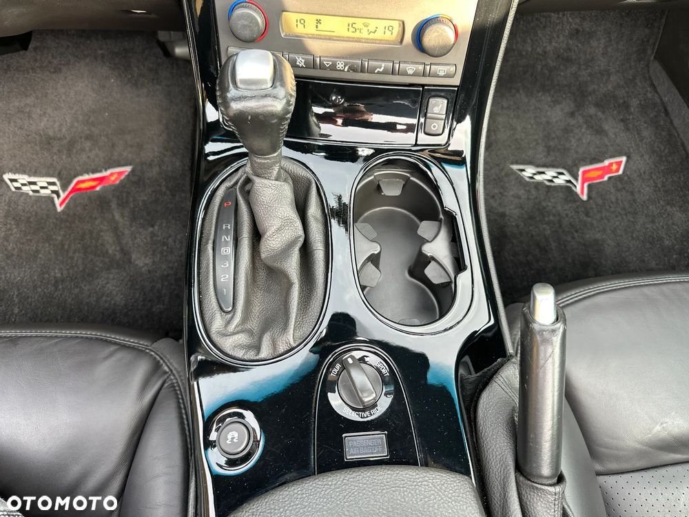 Chevrolet Corvette - 20