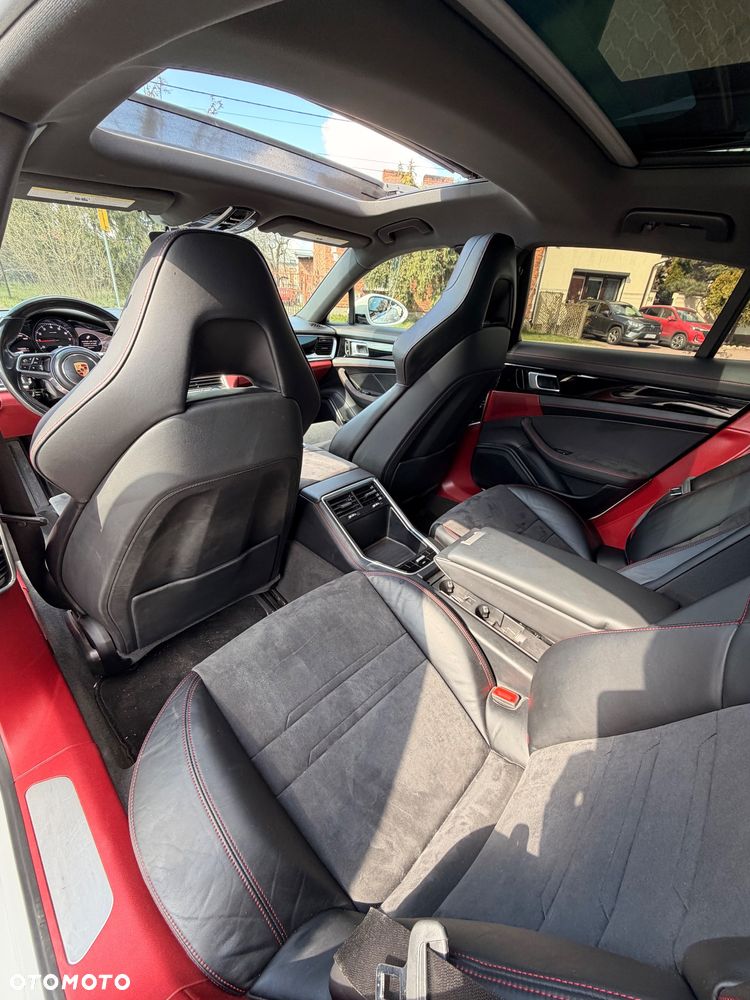Porsche Panamera 4 - 16