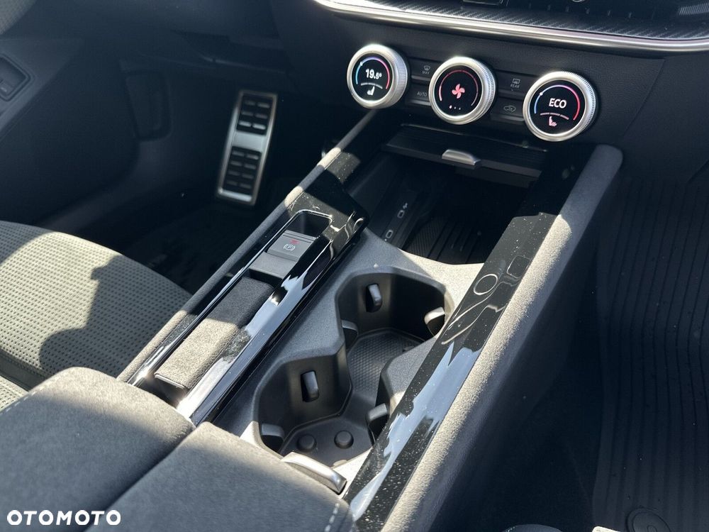 Skoda Superb 1.5 TSI Plug-in Hybrid Sportline DSG - 21