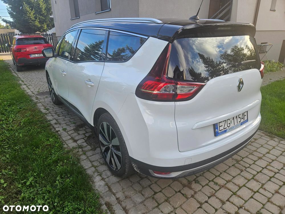 Renault Grand Scenic - 11