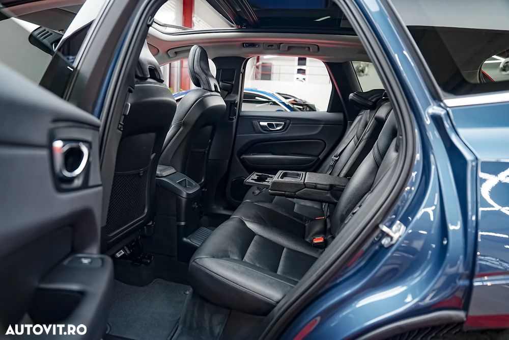 Volvo XC 60 Recharge T6 Twin Engine eAWD Inscription Expression - 10