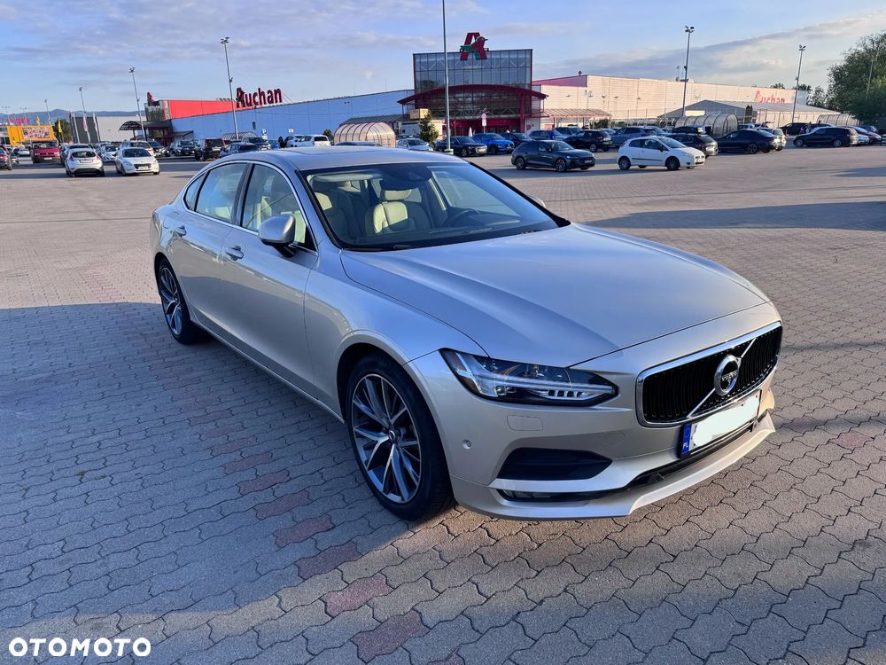 Volvo S90 T5 Momentum - 1