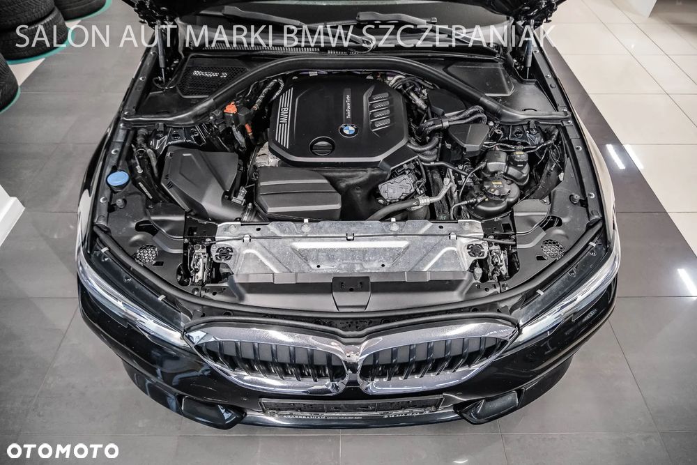 BMW Seria 3 320d Sport Line - 32
