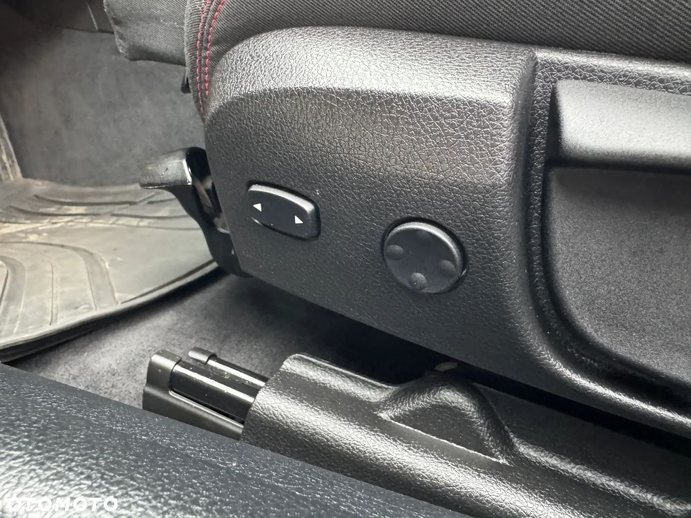 BMW Seria 3 320d Sport Line Shadow - 26