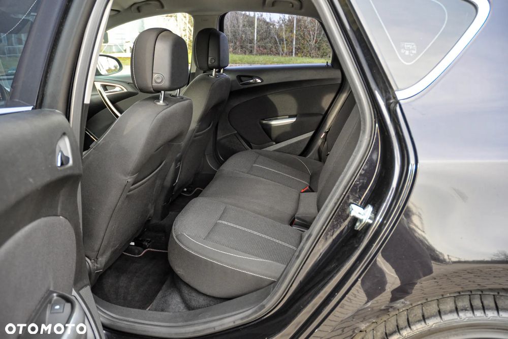 Opel Astra 1.6 Turbo Edition - 8