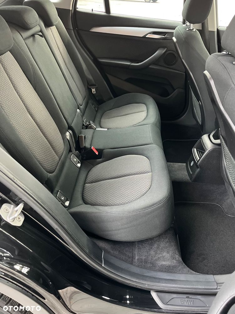 BMW X1 sDrive18d - 26