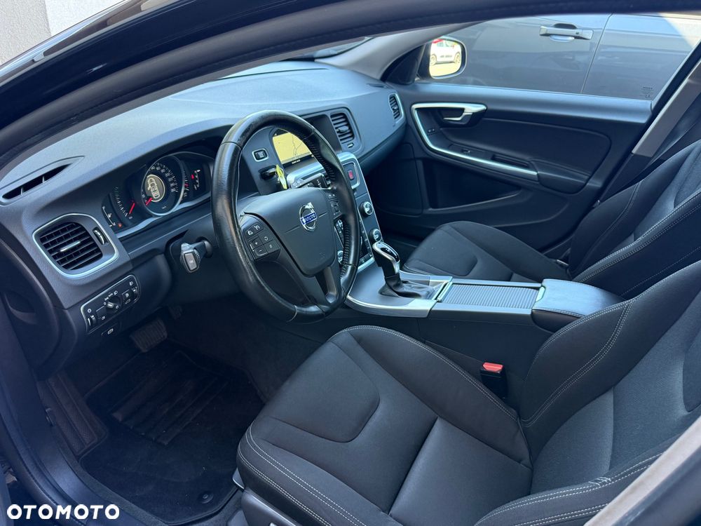 Volvo V60 D2 Drive-E Momentum - 15