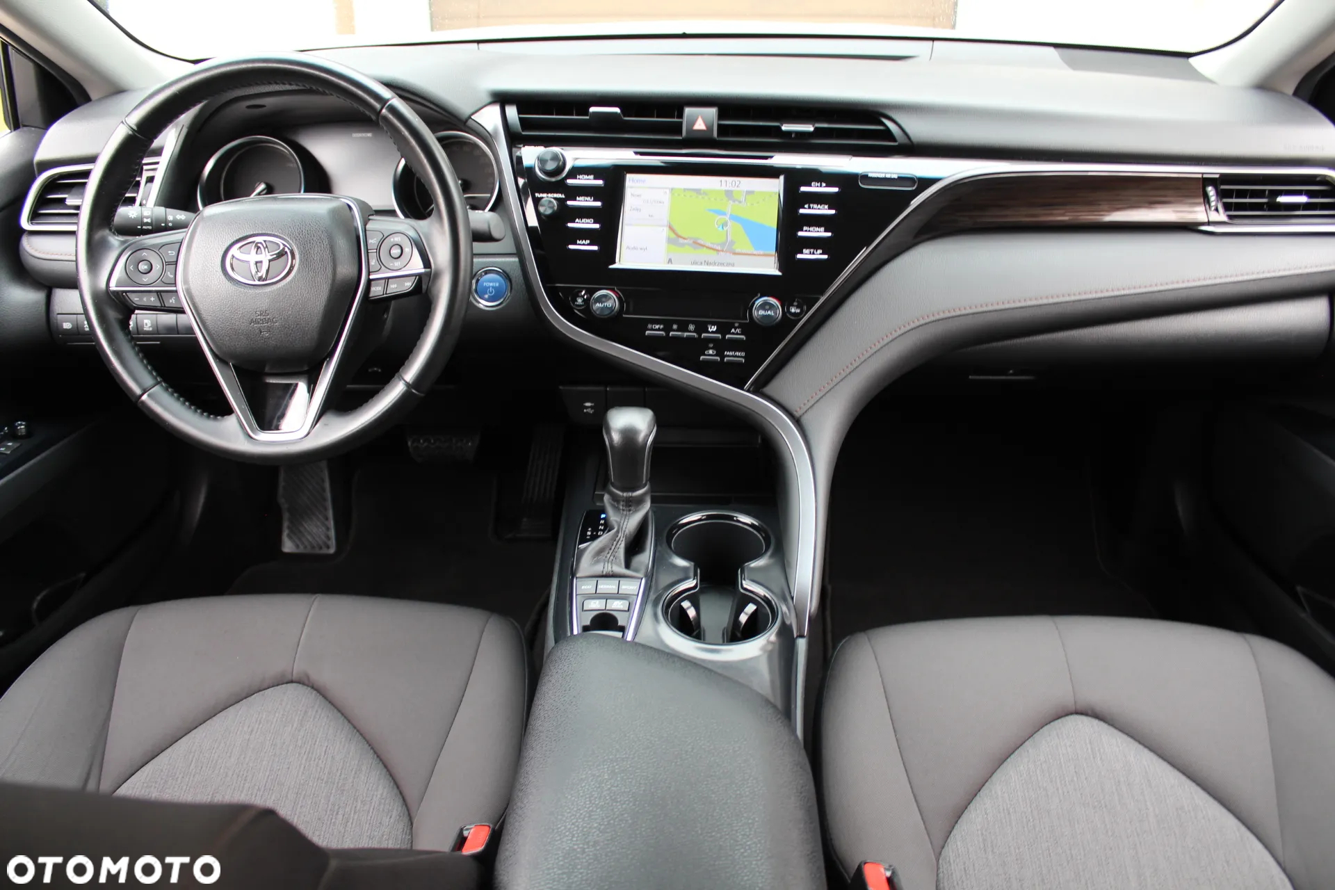 Toyota Camry 2.5 Hybrid Comfort CVT - 14