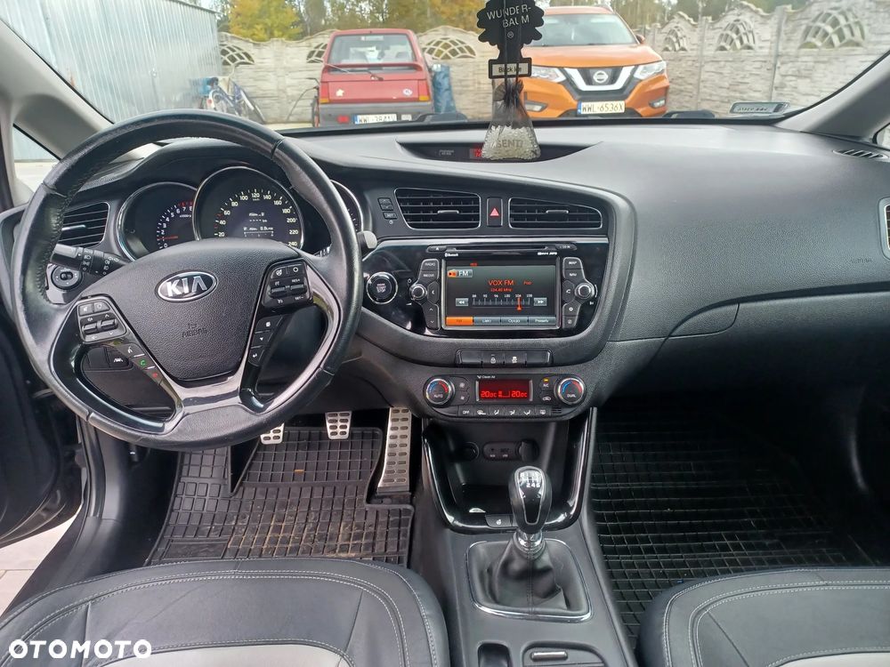 Kia Ceed - 6