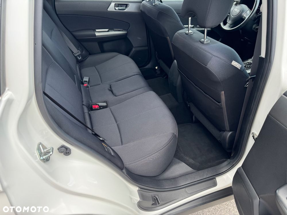 Subaru Forester 2.0 XA Euro5 - 24