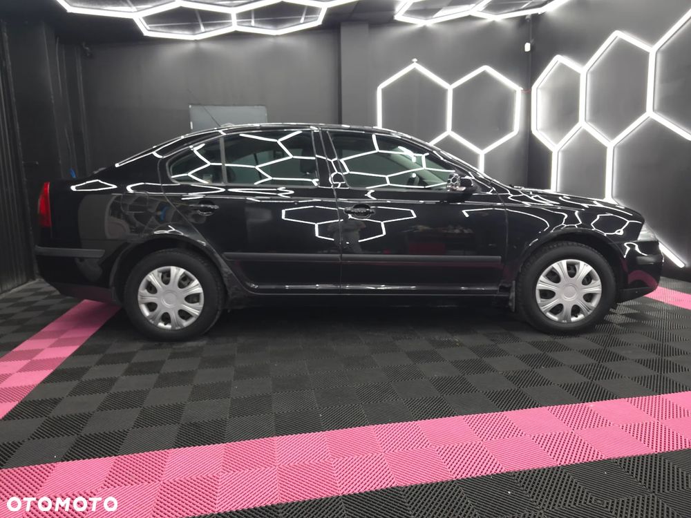 Skoda Octavia 1.6 Ambiente - 2