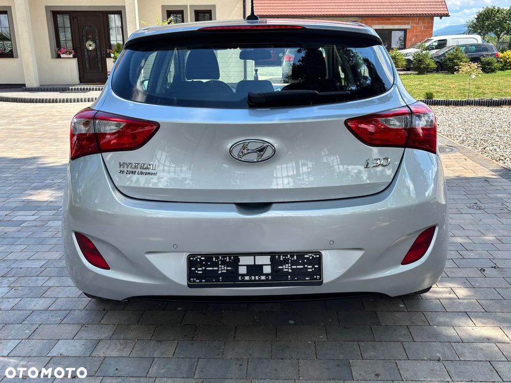 Hyundai i30 1.6 CRDi Premium - 11