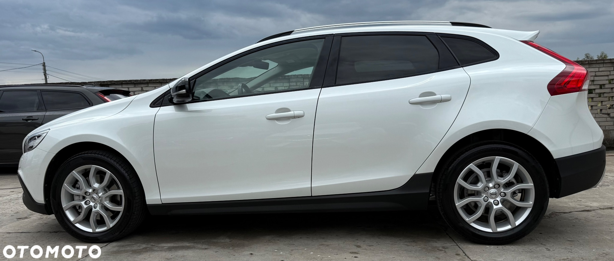Volvo V40 Cross Country D3 Drive-E Summum - 3