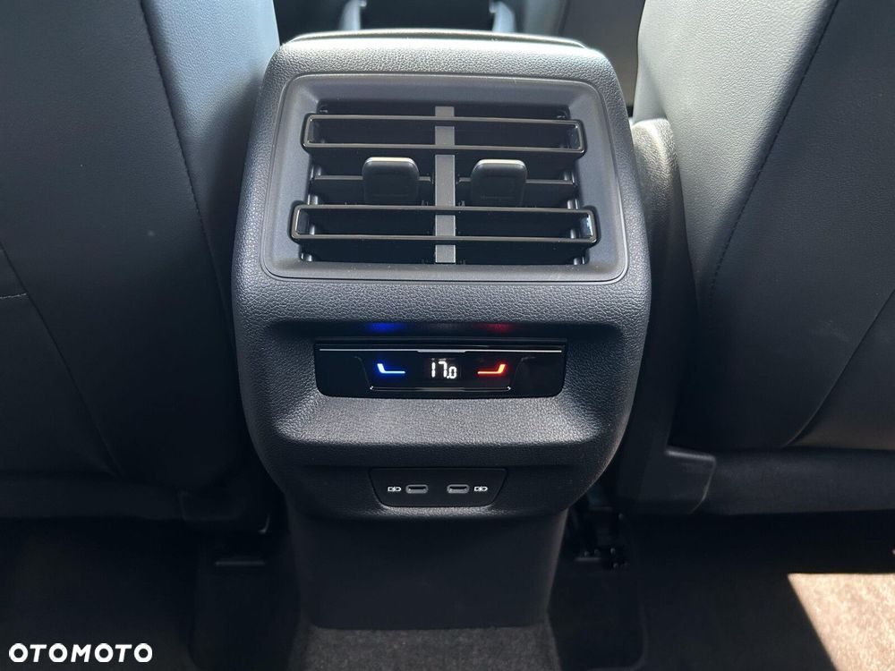 Volkswagen Tiguan - 27