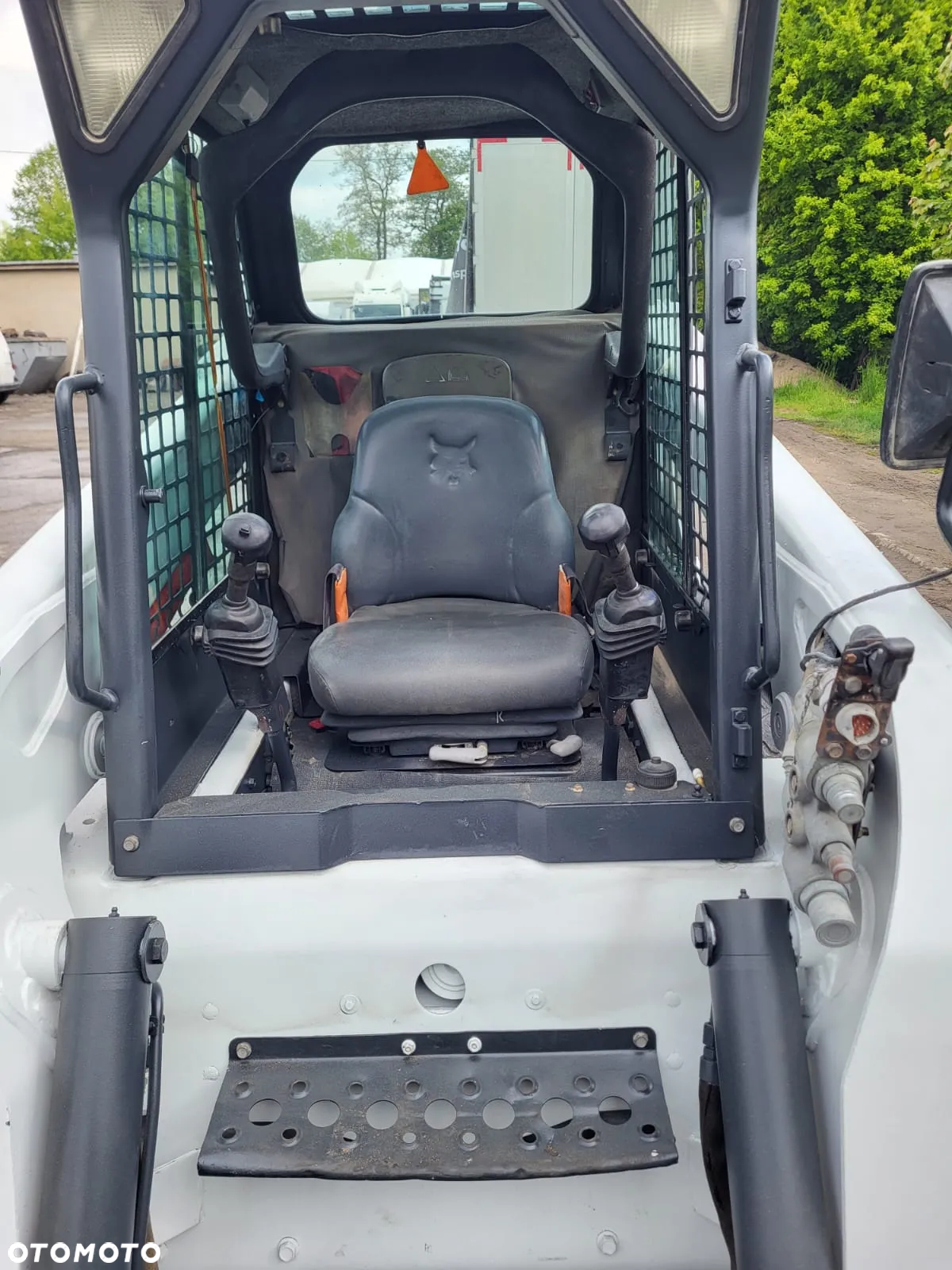 Bobcat S220 - 9