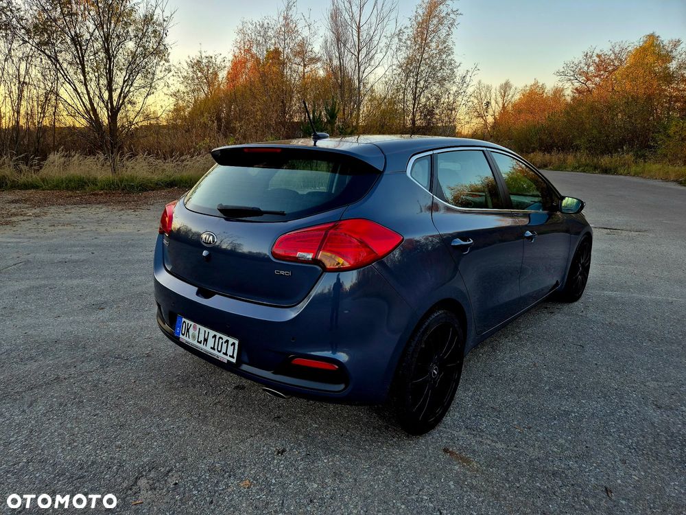 Kia Ceed 1.6 CRDi 128 Dream-Team Edition - 10