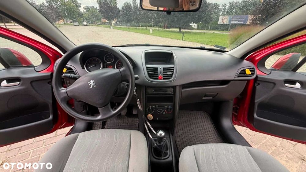Peugeot 207 - 6
