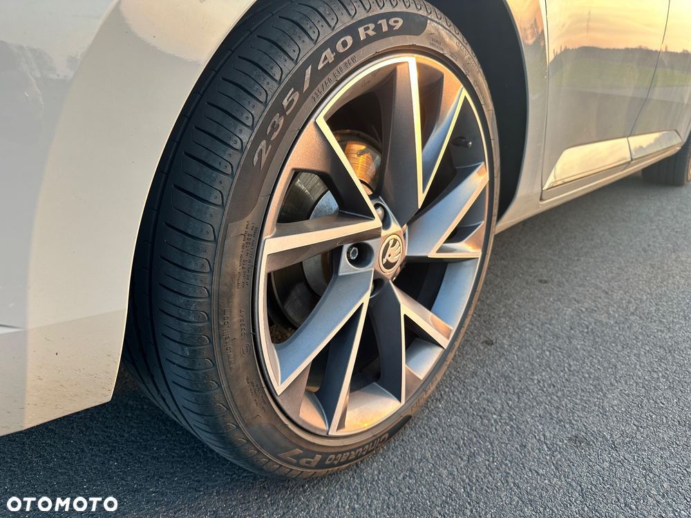Skoda Superb 2.0 TDI SCR Sportline DSG - 6