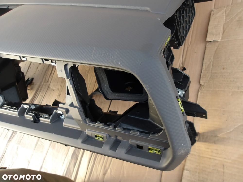 DESKA KONSOLA VW T7 7T1857003M - 8