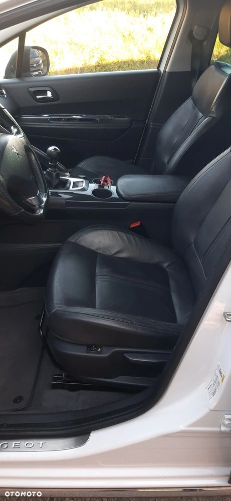 Peugeot 3008 HDi 115 Allure - 16