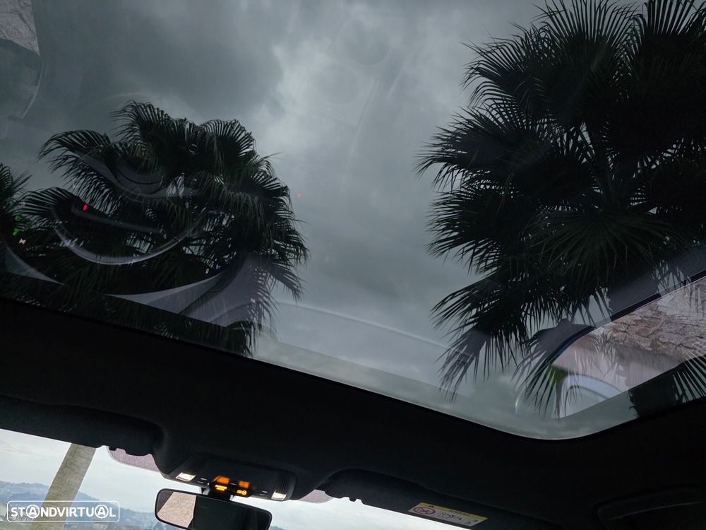 Porsche Taycan Cross Turismo 4 - 32