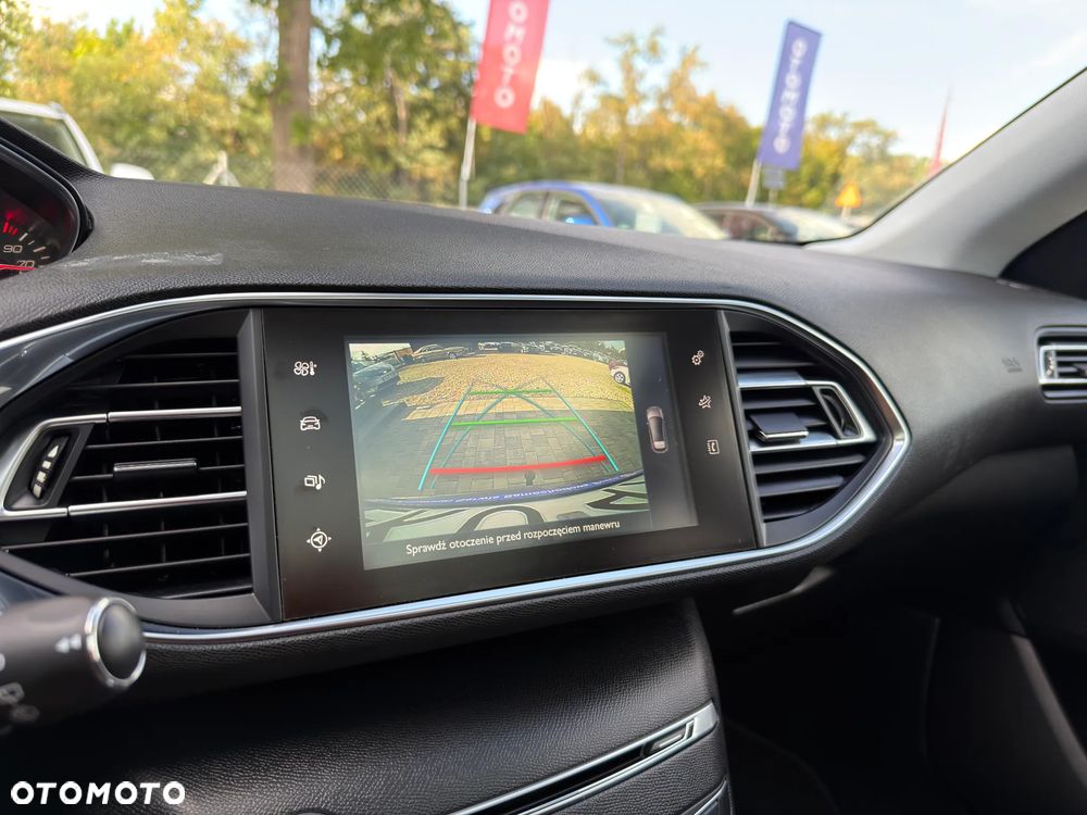 Peugeot 308 1.2 PureTech Allure S&S - 26