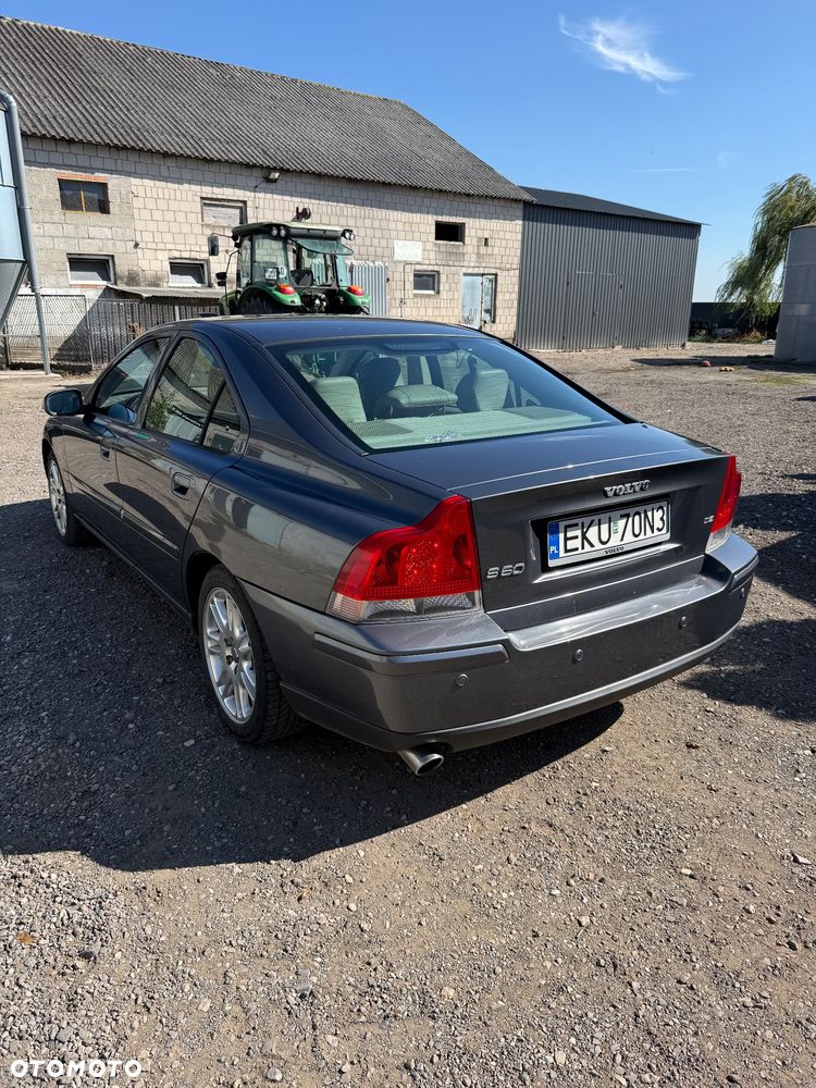 Volvo S60 2.4D5 Diament - 4