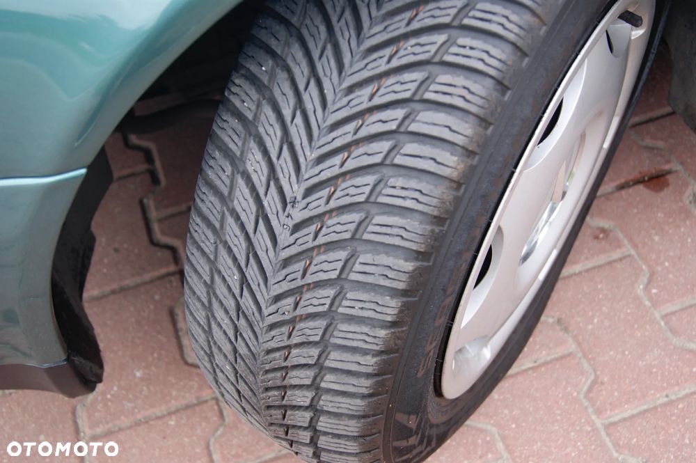 Mercedes-Benz CLK - 11