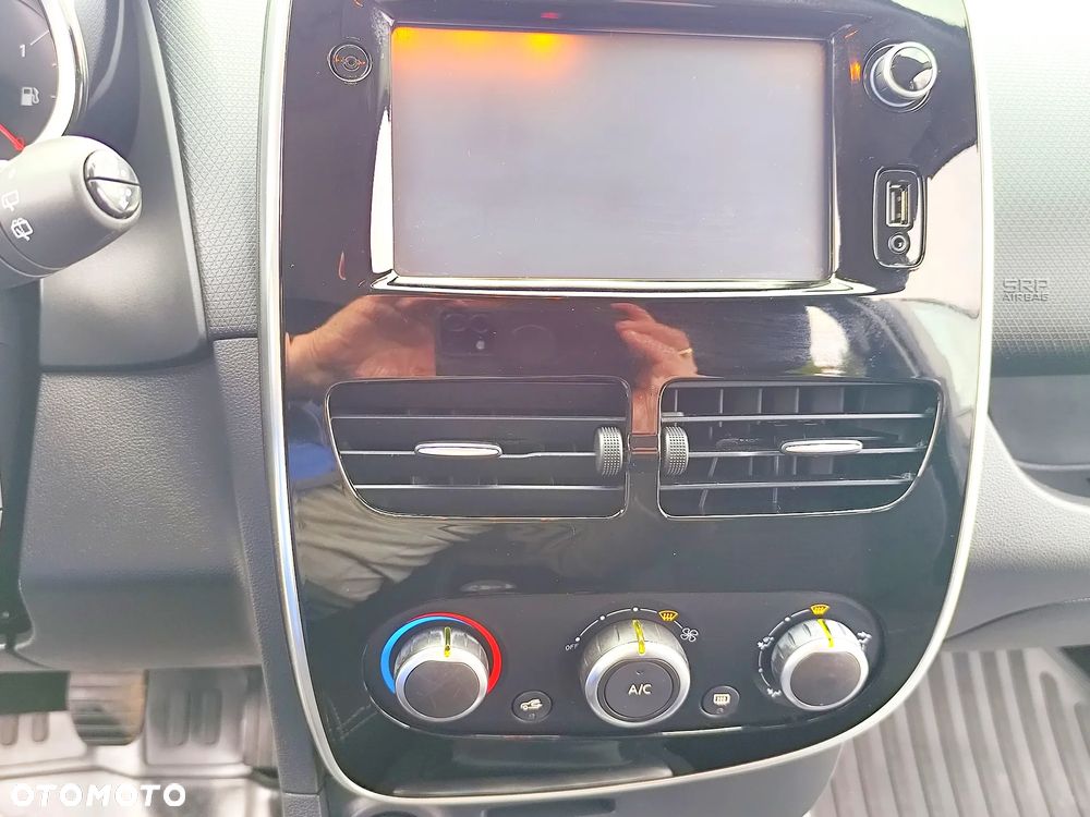 Renault Clio 1.2 16V 75 LIMITED - 16