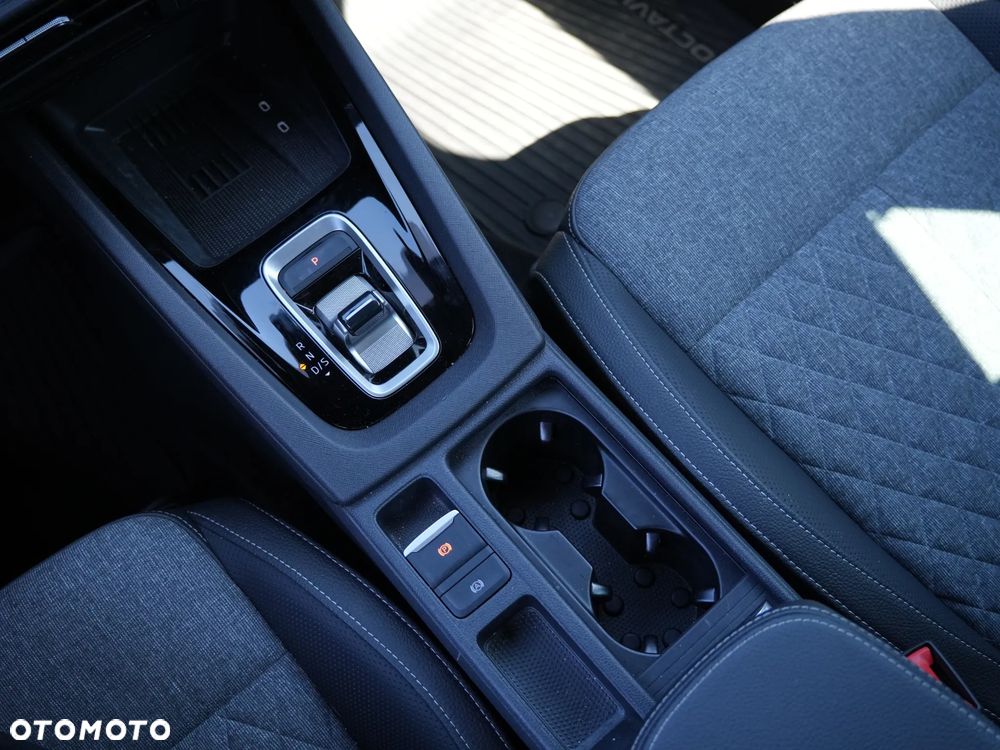 Skoda Octavia 1.5 TSI mHEV Sportline DSG - 34